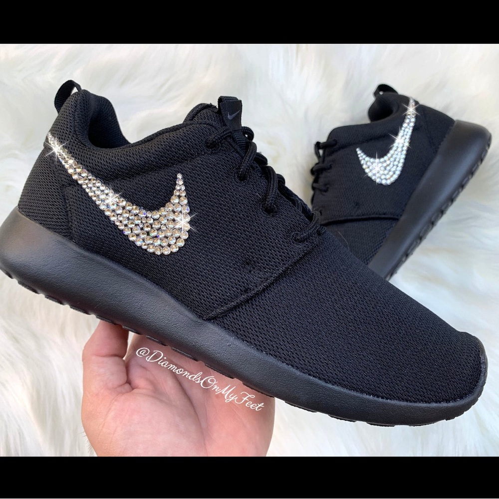 Slightly Worn Nike Swarovski Crystal Roshe Run Black Sneaker Shoe